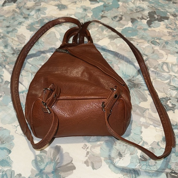 Made in Italy Leather Sling Zip Backpack Cognac Brown Luggage Tan Valentina EUC main image 14